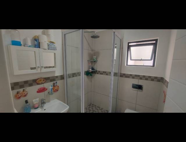 1 BEDROOM APARTMENT FOR SALE IN UMHLANGA RIDGE